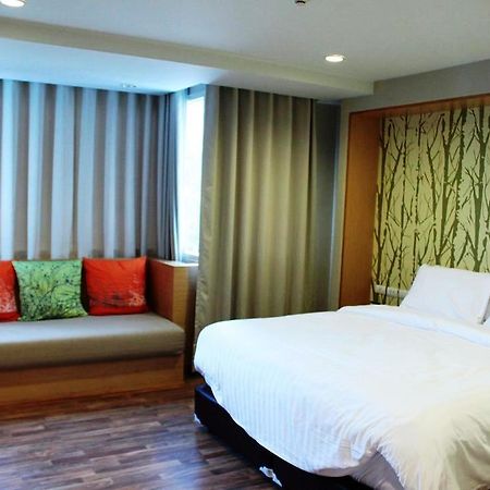Nantra Retreat And Spa Bangkok Bagian luar foto