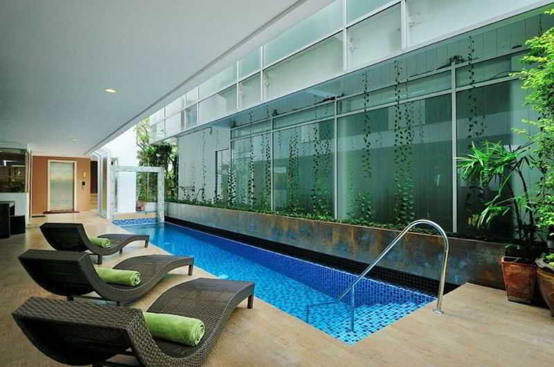 Nantra Retreat And Spa Bangkok Bagian luar foto