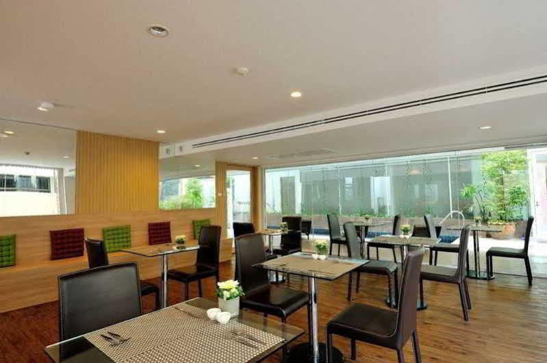 Nantra Retreat And Spa Bangkok Bagian luar foto